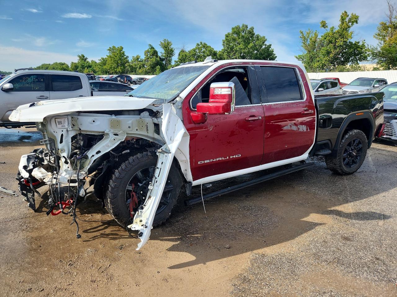 2024 GMC Sierra 2500HD AT4, VIN 1GT49PEY4RF389797 — Front end