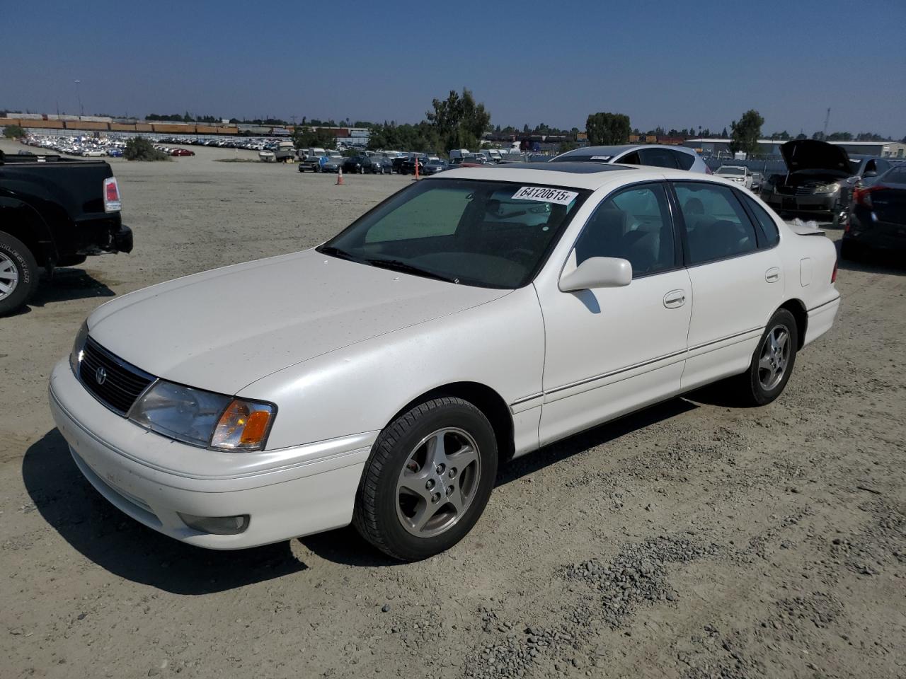 1998 Toyota Avalon XL, VIN 4T1BF18B1WU251948 — Rear end