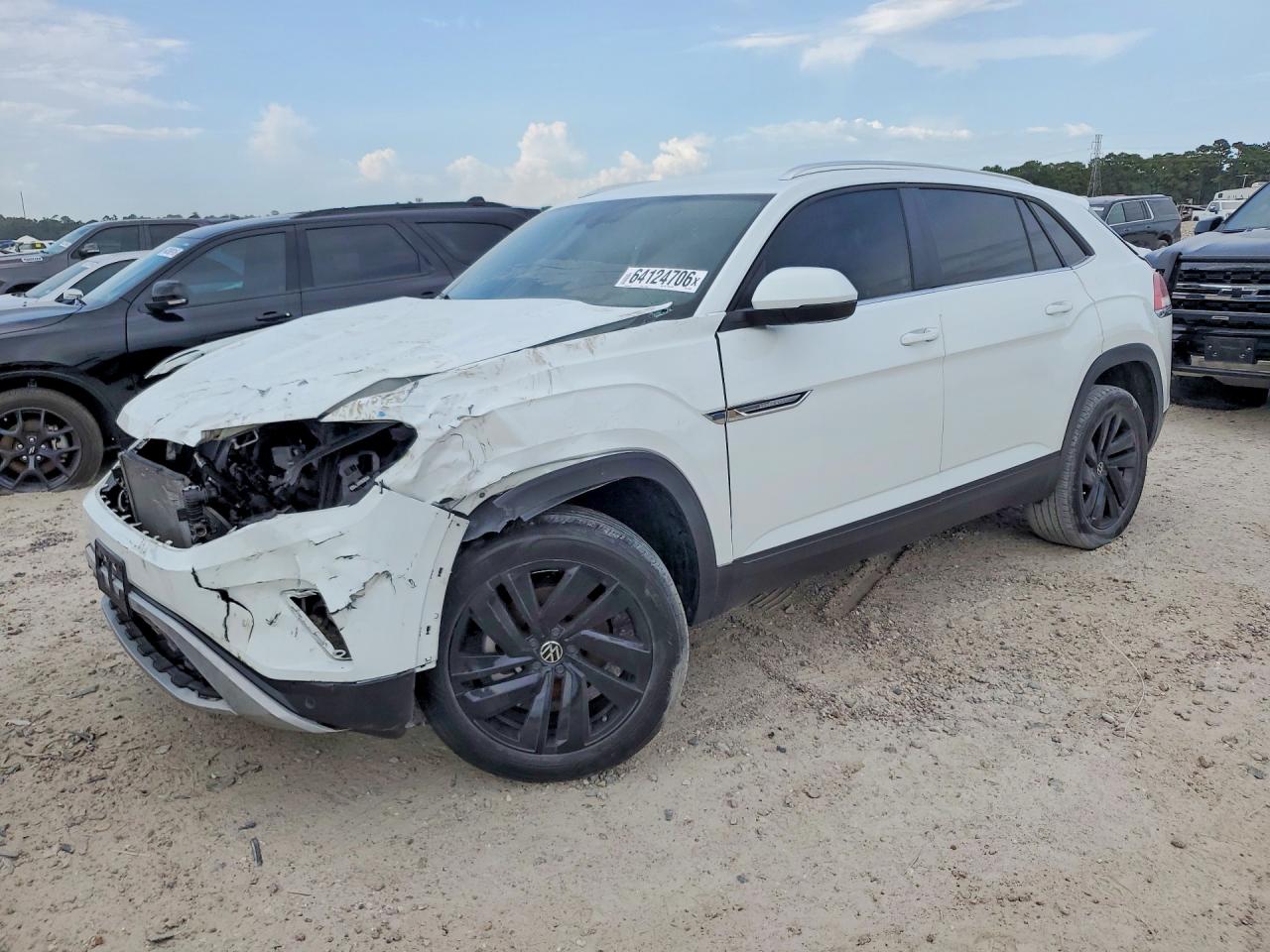 2023 Volkswagen Atlas SE, VIN 1V2HE2CA6PC223039 — Front end