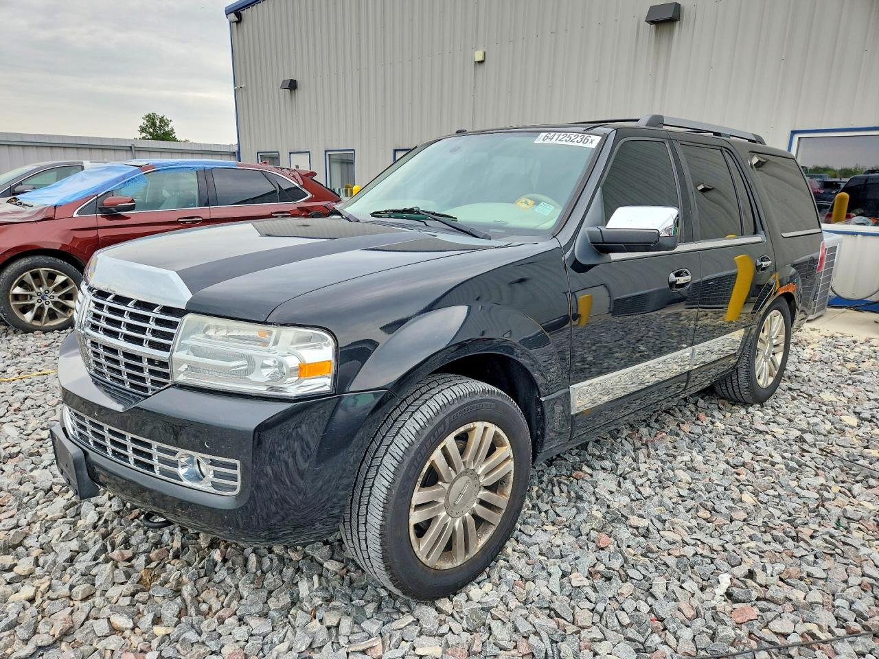 2012 Lincoln Navigator, VIN 5LMJJ2J56CEL08118 — Rear end