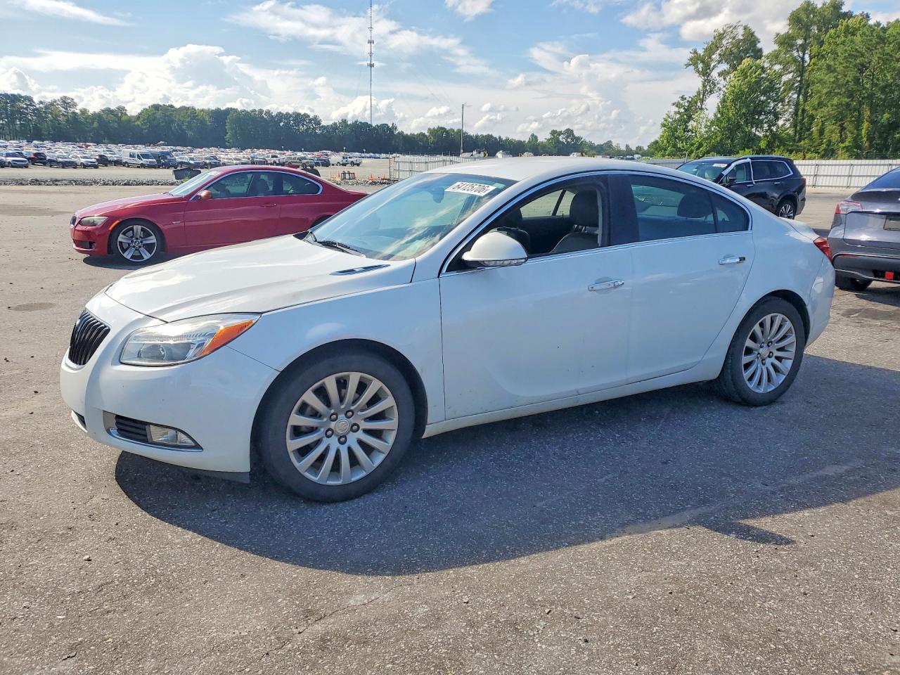 2012 Buick Regal Premium 1, VIN 2G4GS5EKXC9148484 — Front end