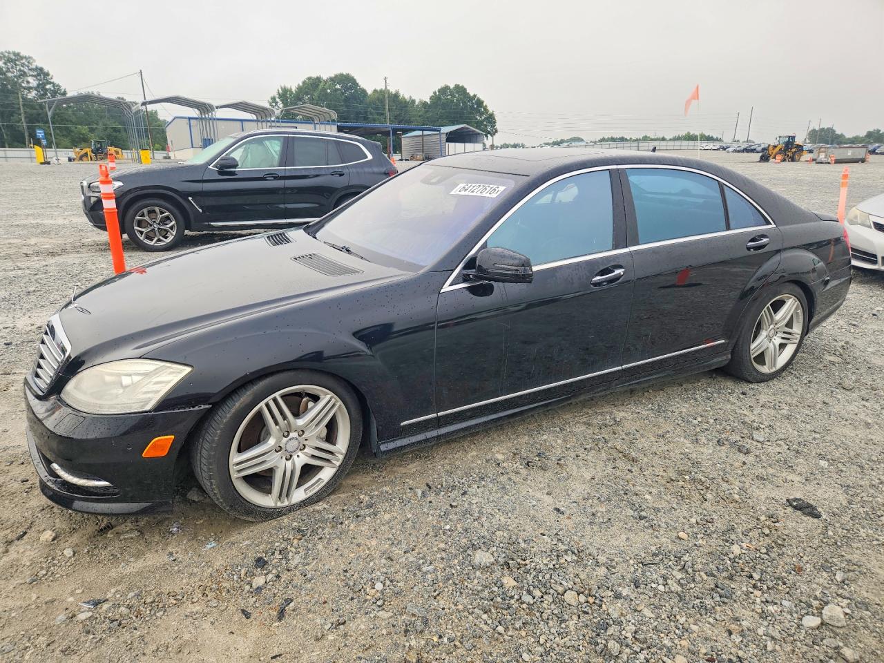 2013 Mercedes-Benz S 550, VIN WDDNG7DB8DA497116 — Minor dents and scratches