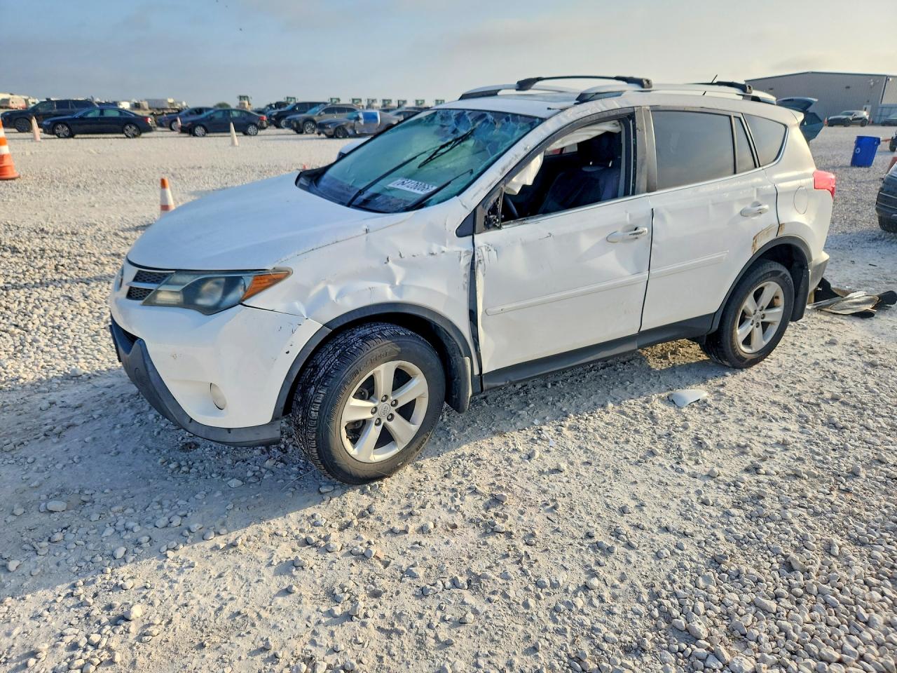 2013 Toyota RAV4 XLE, VIN JTMWFREVXD5016278 — Front end