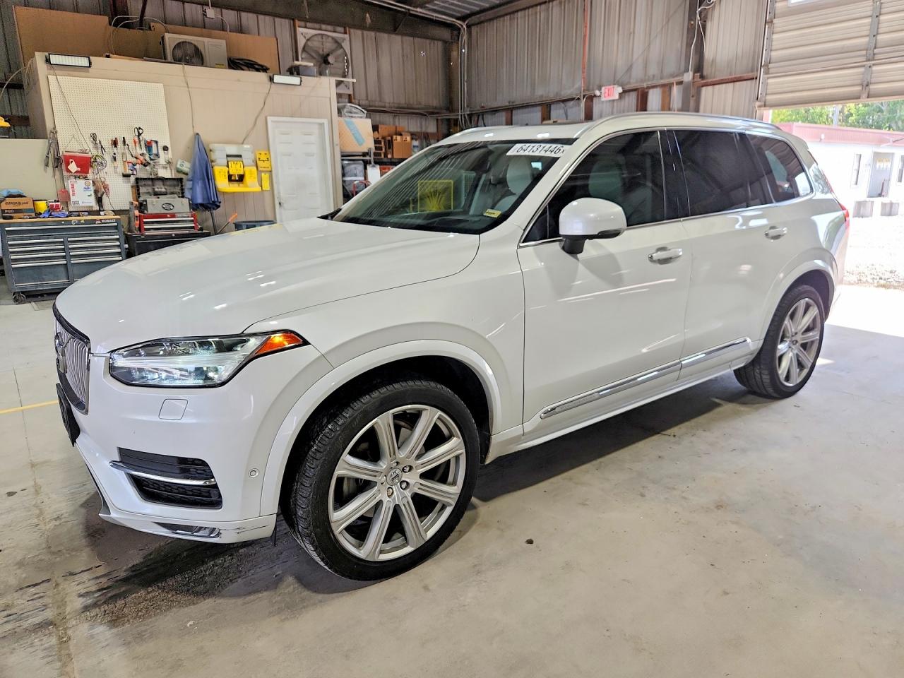 2019 Volvo XC90 Inscription, VIN YV4A22PL4K1493962 — Днище