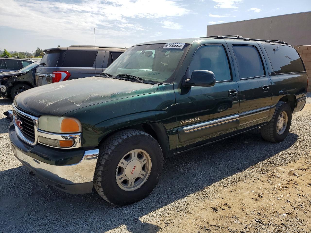 2001 GMC Yukon XL SLT, VIN 3GKFK16TX1G190046 — Мелкие вмятины и царапины