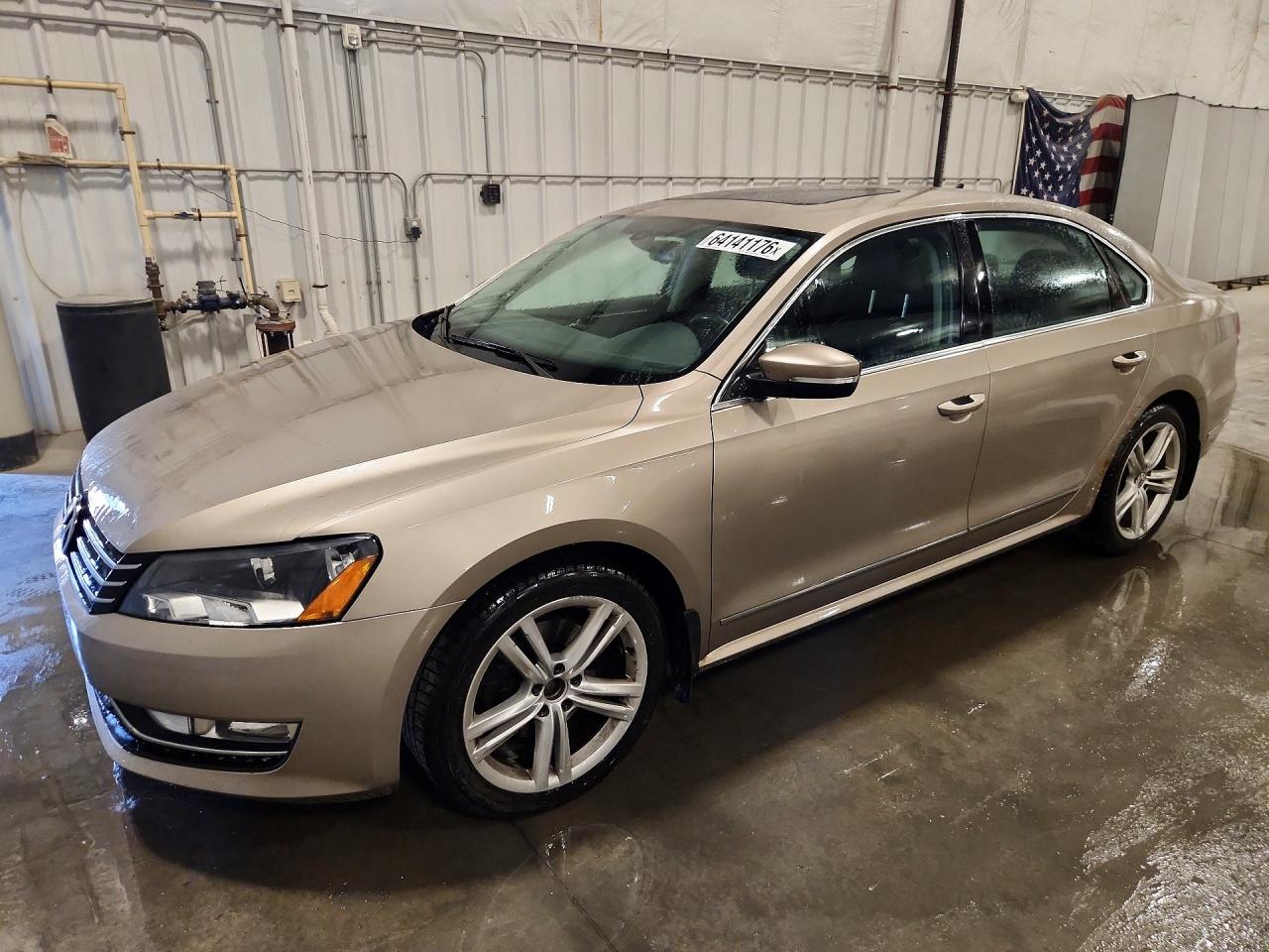 2015 Volkswagen Passat SEL Premium, VIN 1VWCS7A32FC075229 — Minor dents and scratches