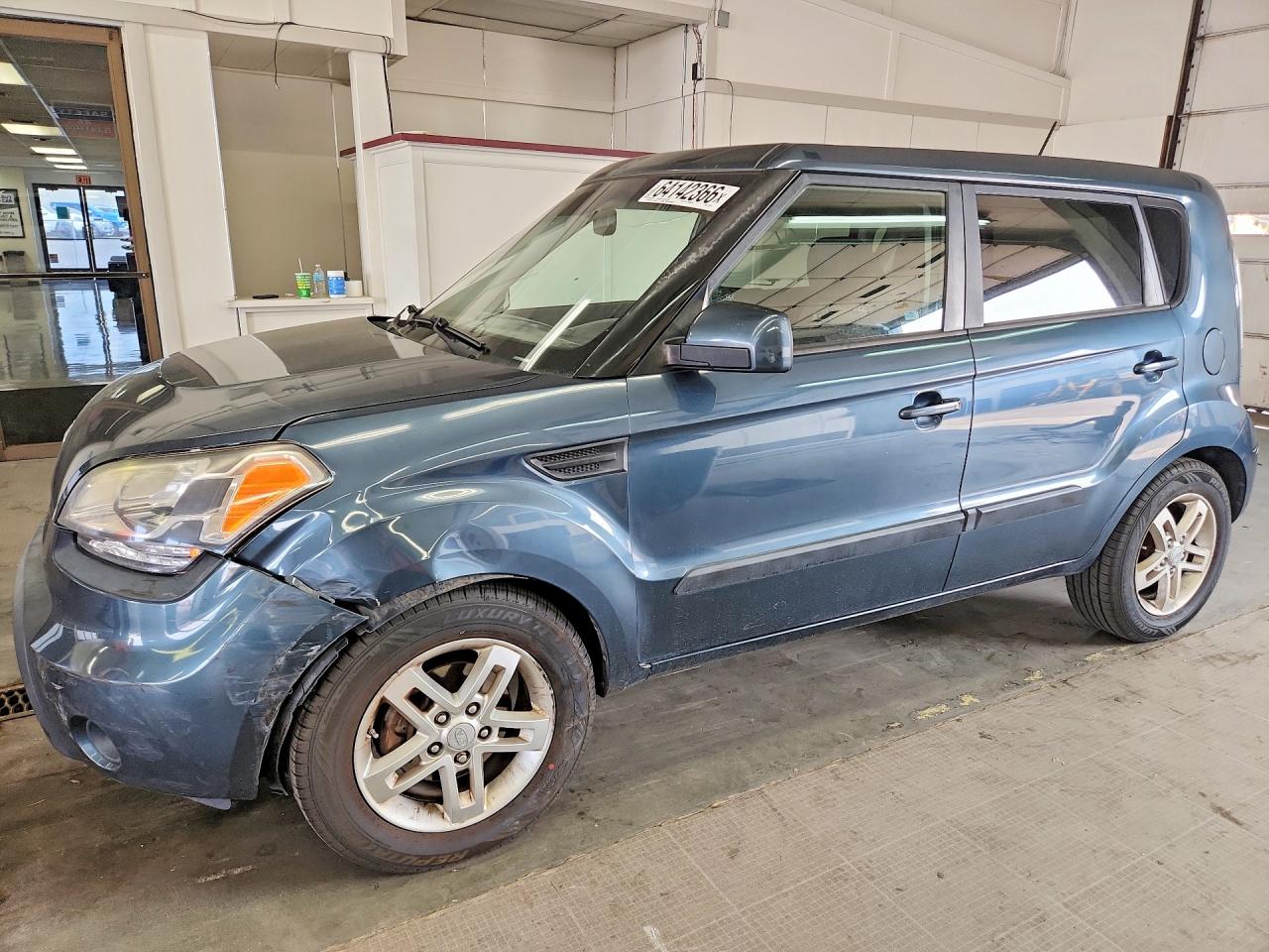 2011 Kia Soul +, VIN KNDJT2A22B7219124 — Front end