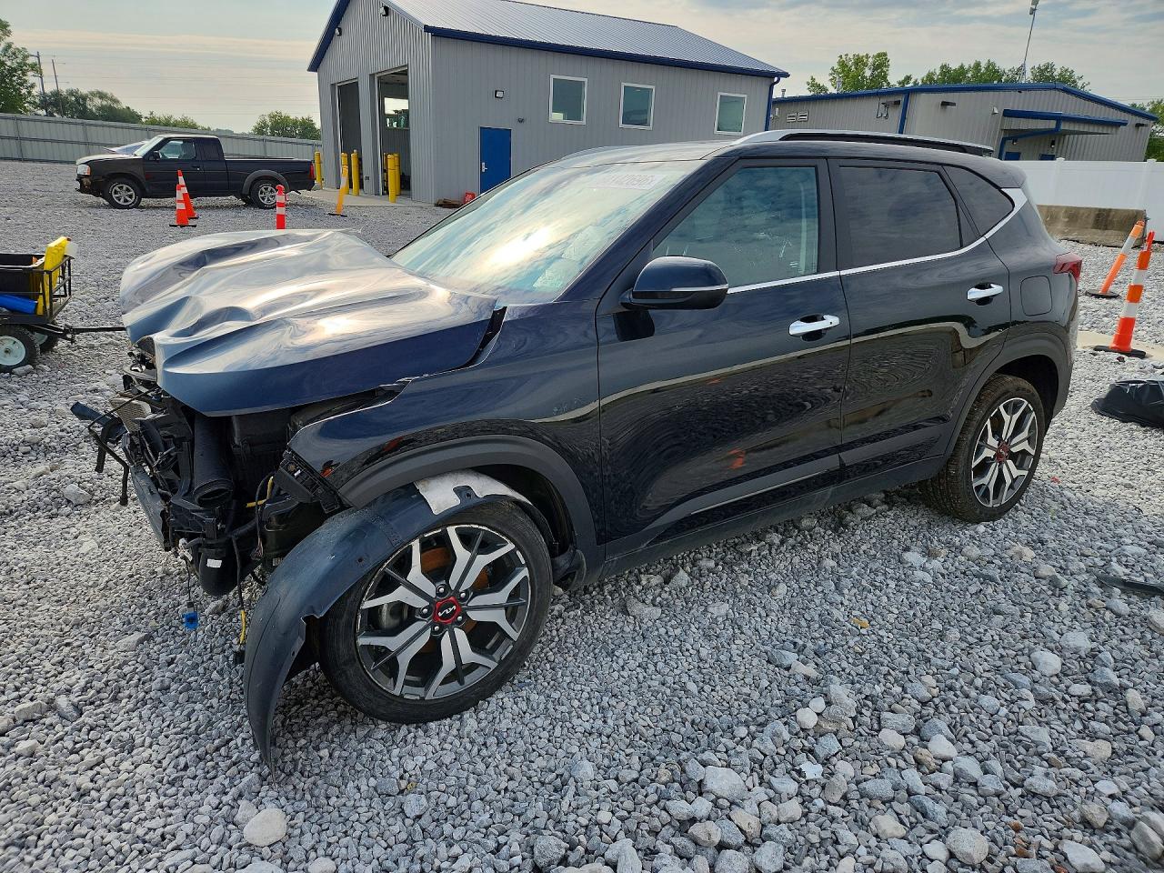 2022 Kia Seltos SX, VIN KNDETCA24N7278106 — Перед