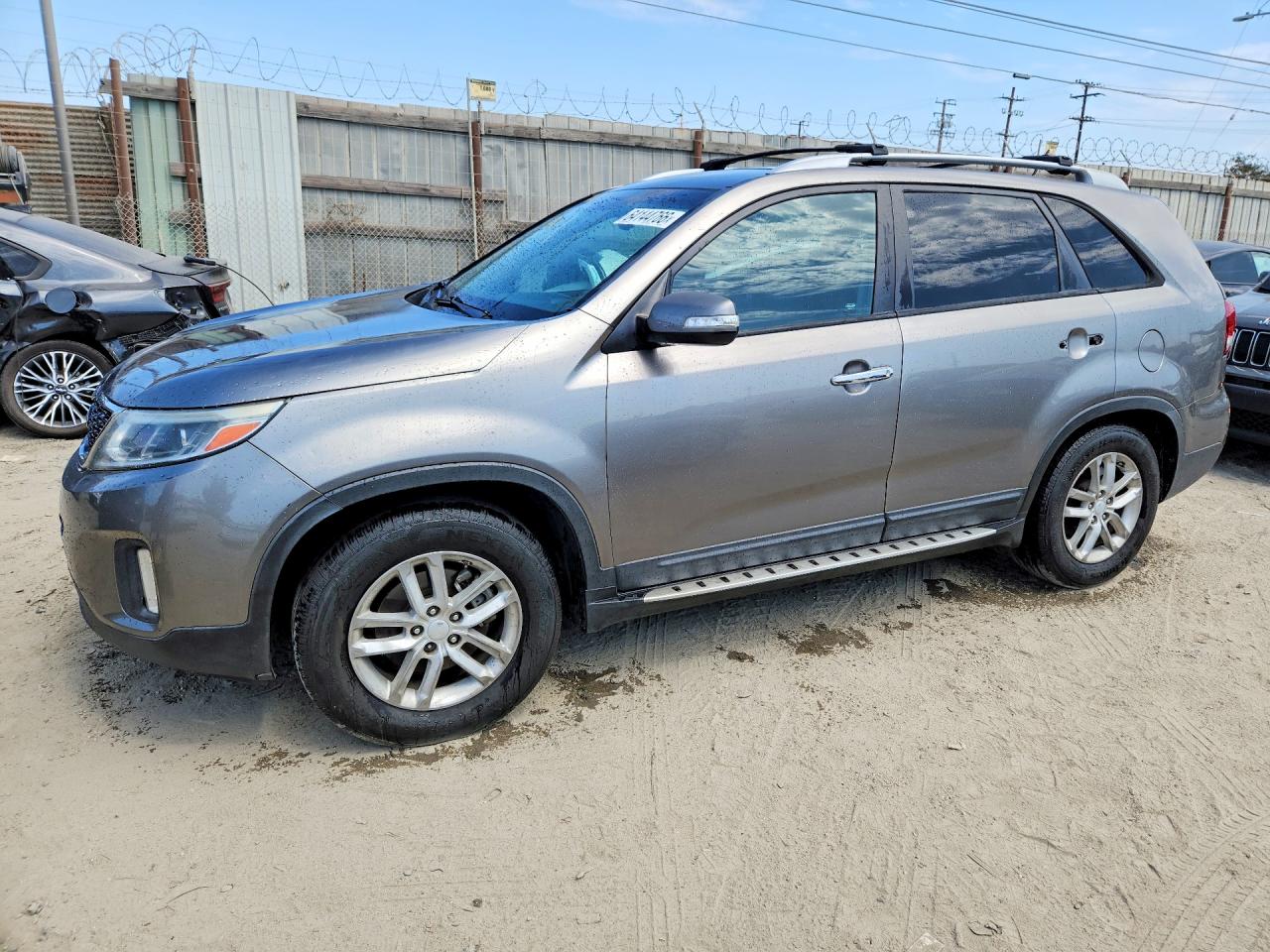2015 Kia Sorento LX, VIN 5XYKT4A68FG557154 — Minor dents and scratches