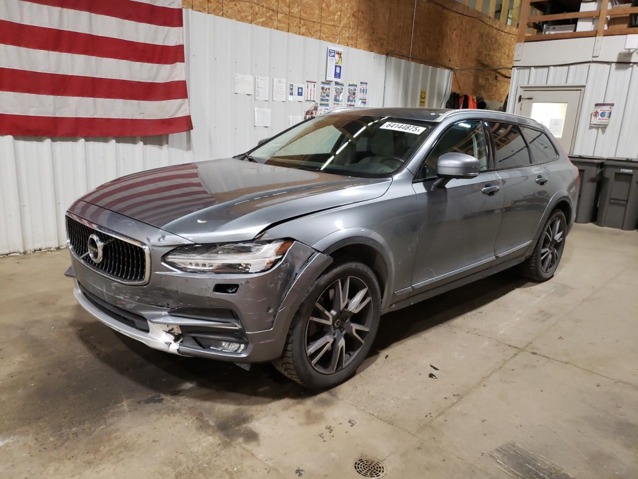 2017 Volvo V90, VIN YV4A22NL5H1006053 — Перед