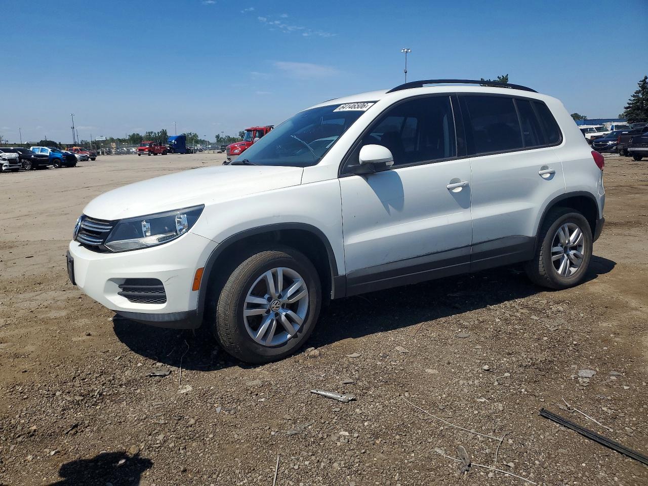 2016 Volkswagen Tiguan SEL, VIN WVGBV7AX2GW557218 — Front end