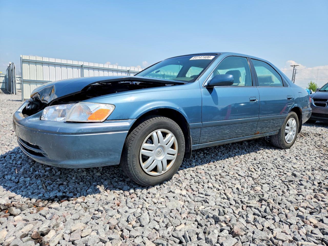 2001 Toyota Camry LE, VIN 4T1BG22K81U792225 — Перед
