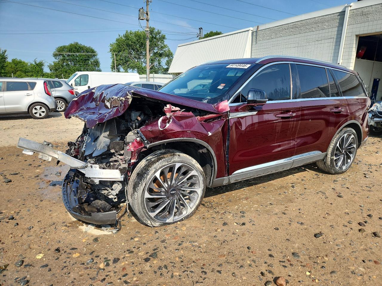 2022 Lincoln Aviator Reserve, VIN 5LM5J7XC9NGL07489 — Front end