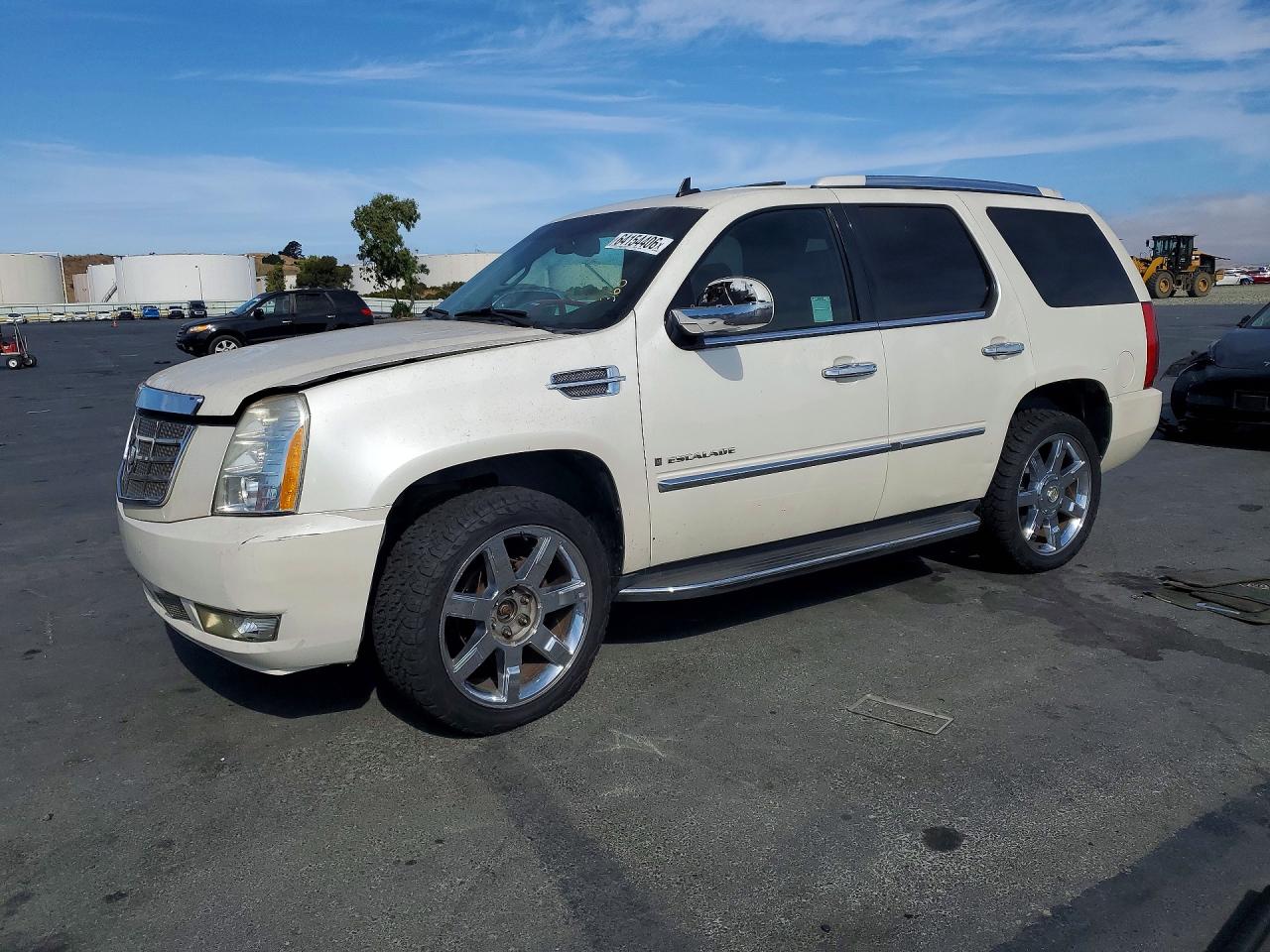 2008 Cadillac Escalade, VIN 1GYFK63818R197027 — Front end