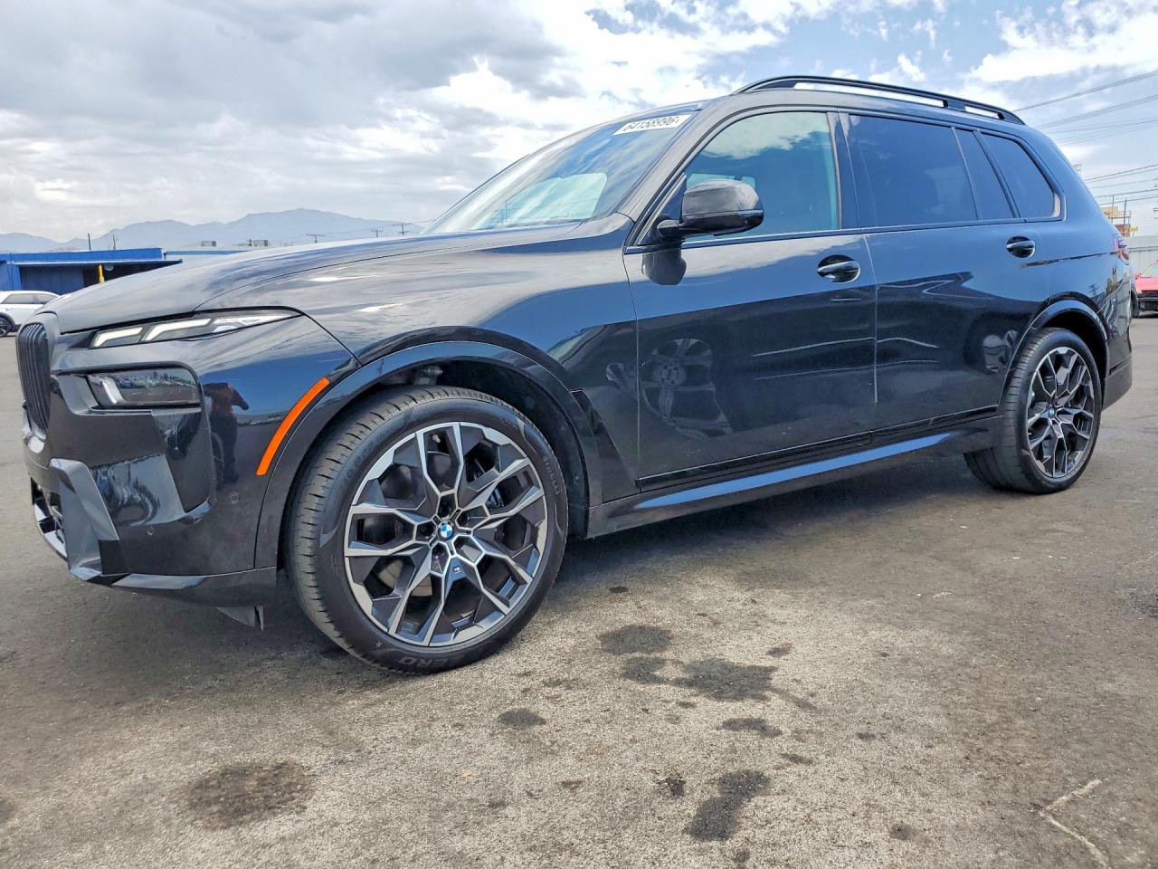 2025 BMW X7 xDrive40i, VIN 5UX23EM05S9W26471 — Rear end