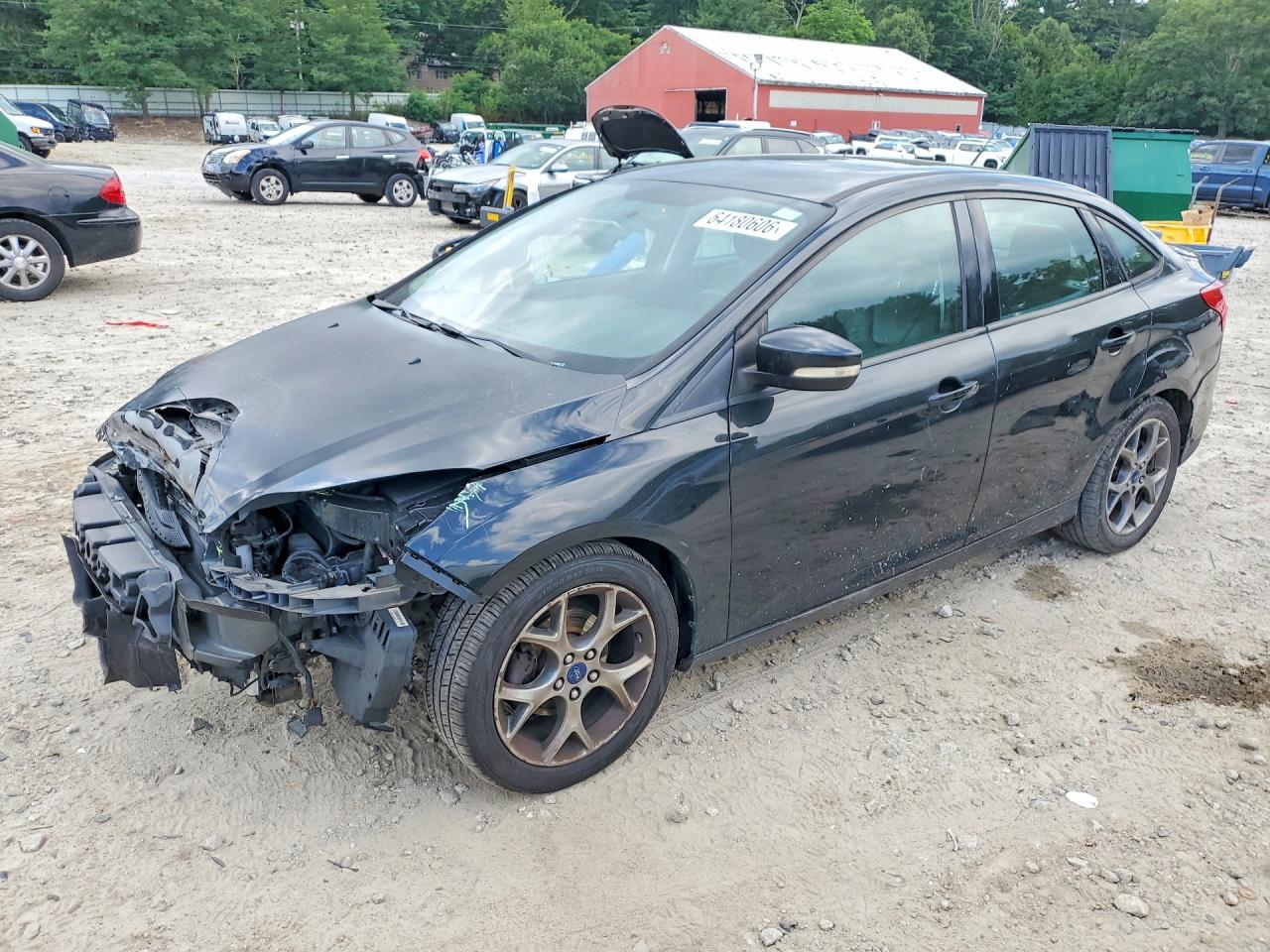 2014 Ford Focus SE, VIN 1FADP3F24EL386084 — Front end