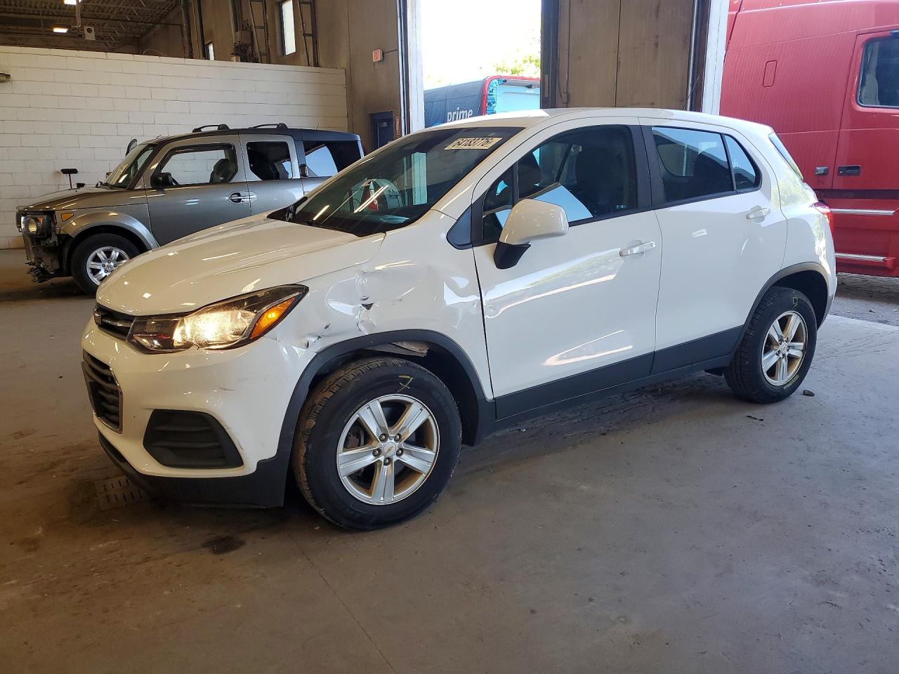 2017 Chevrolet Trax LS, VIN KL7CJNSB5HB158546 — Front end
