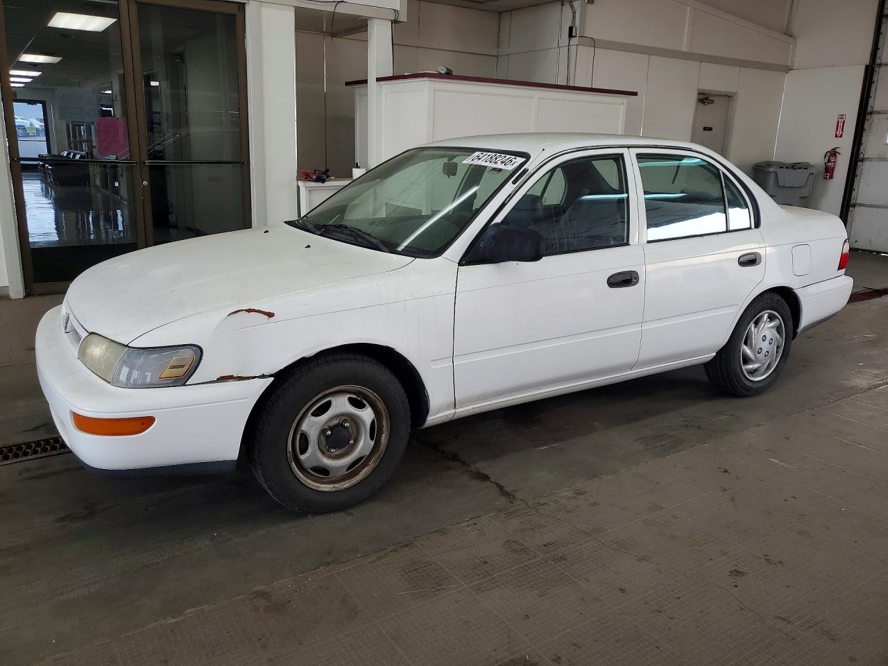 1996 Toyota Corolla, VIN 2T1BA02E5TC112172 — Front end