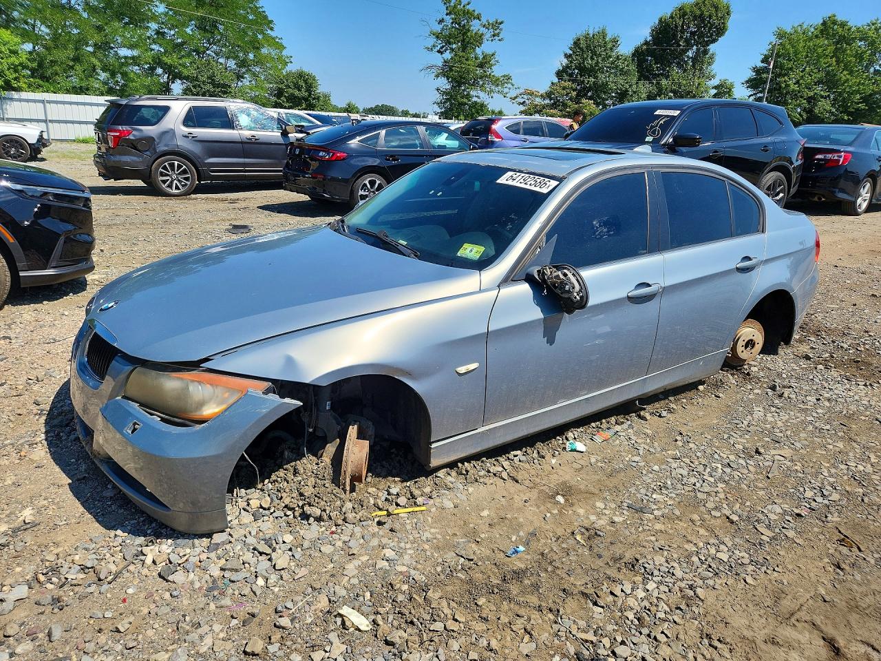 2006 BMW 3 Series 325xi, VIN WBAVD13506KV04212 — Днище