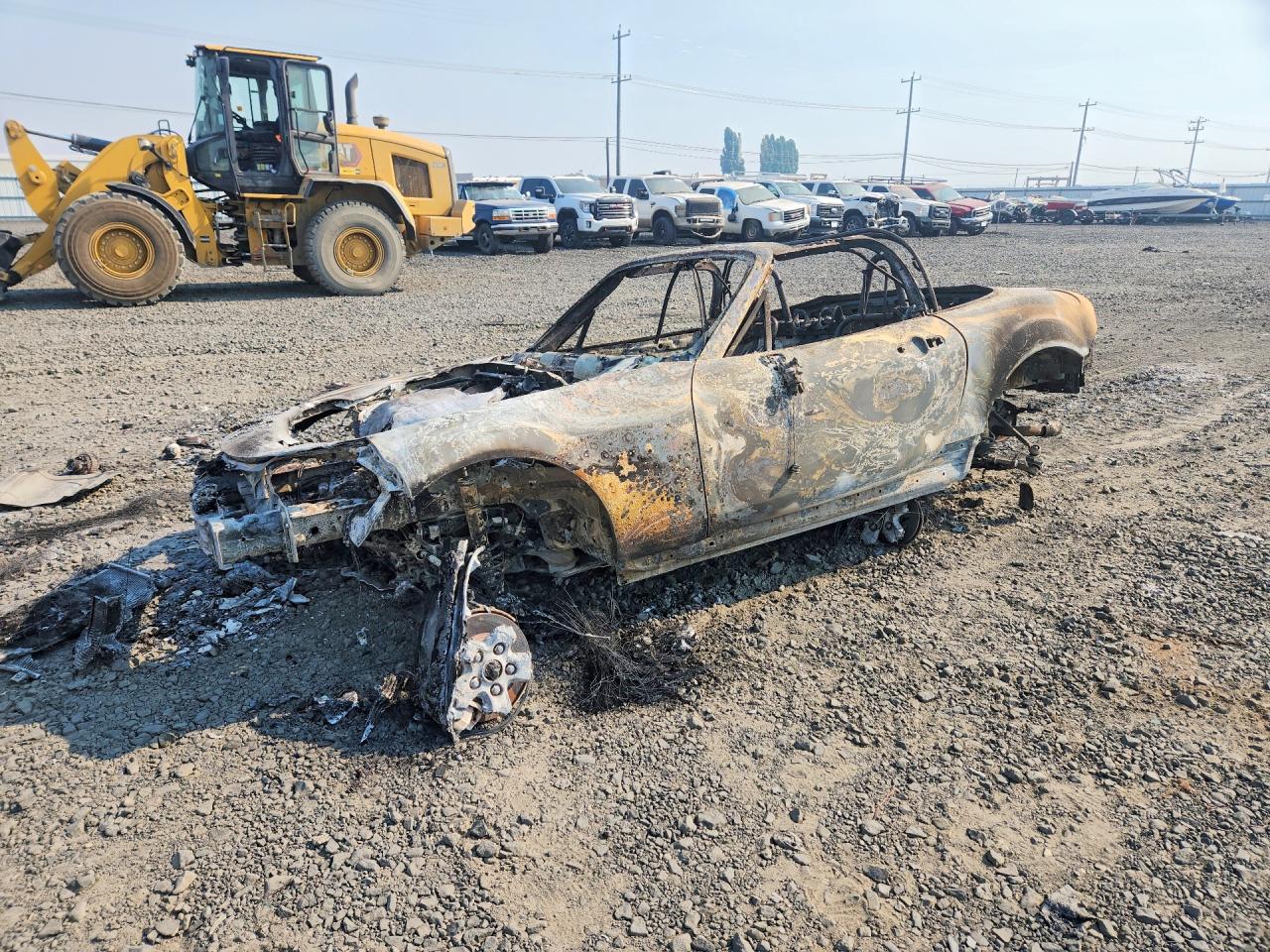 2006 Mazda MX-5 Miata Sport, VIN JM1NC25F460100553 — Пожар