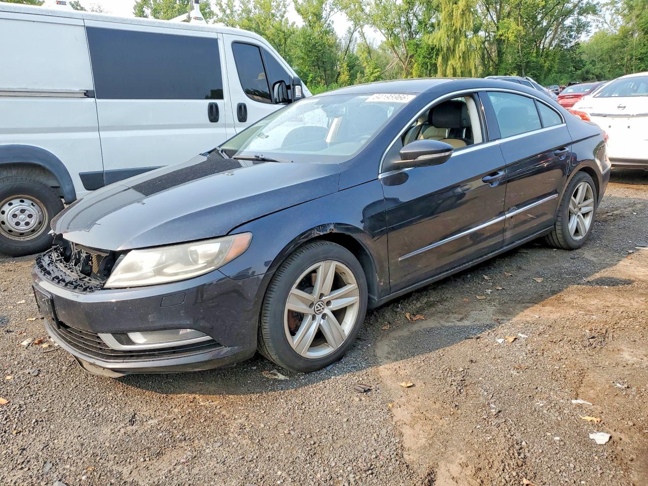 2013 Volkswagen CC R-Line, VIN WVWAP7AN9DE517020 — Перед