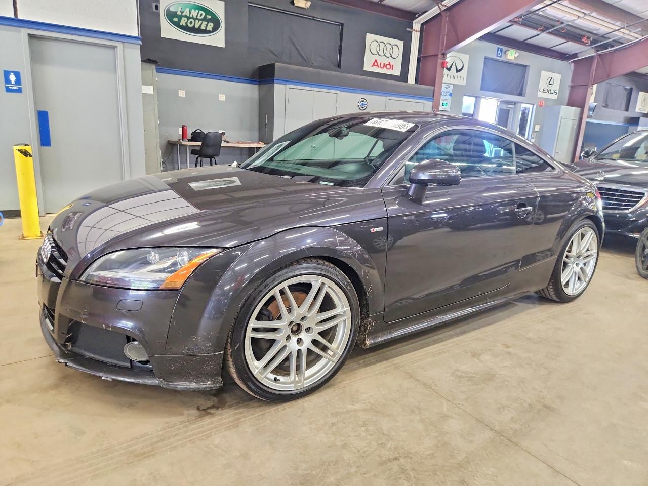 2011 Audi TT Premium Plus, VIN TRUBFAFK1B1018483 — Мелкие вмятины и царапины