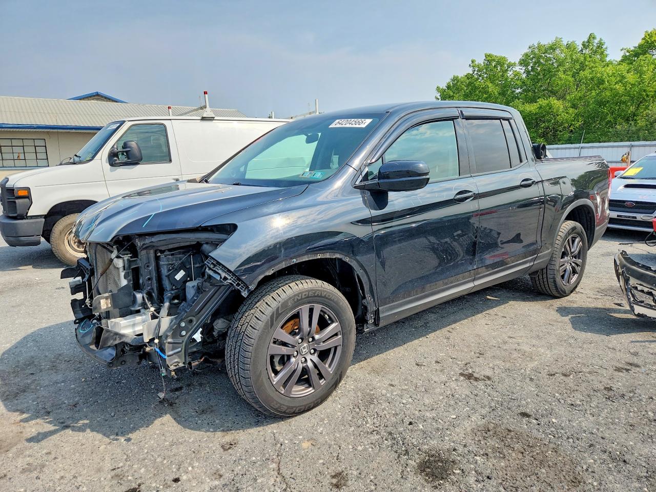 2017 Honda Ridgeline Sport, VIN 5FPYK3F1XHB012790 — Front end