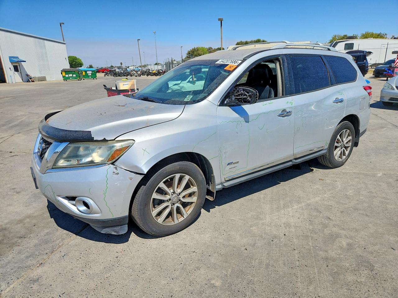 2014 Nissan Pathfinder SL Hybrid, VIN 5N1CR2MN2EC659266 — Vandalism