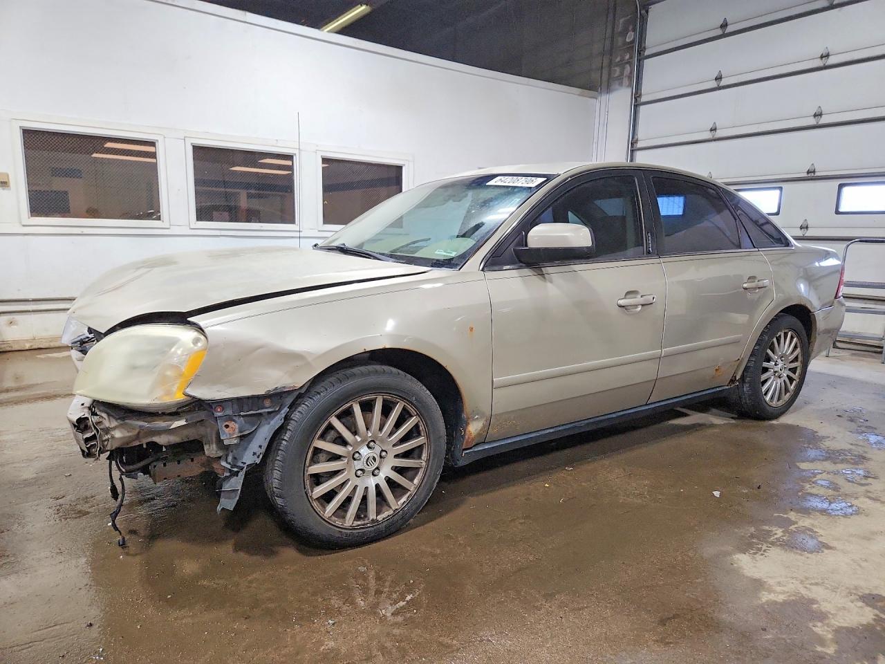 2006 Mercury Montego Premier, VIN 1MEFM421X6G606299 — Front end