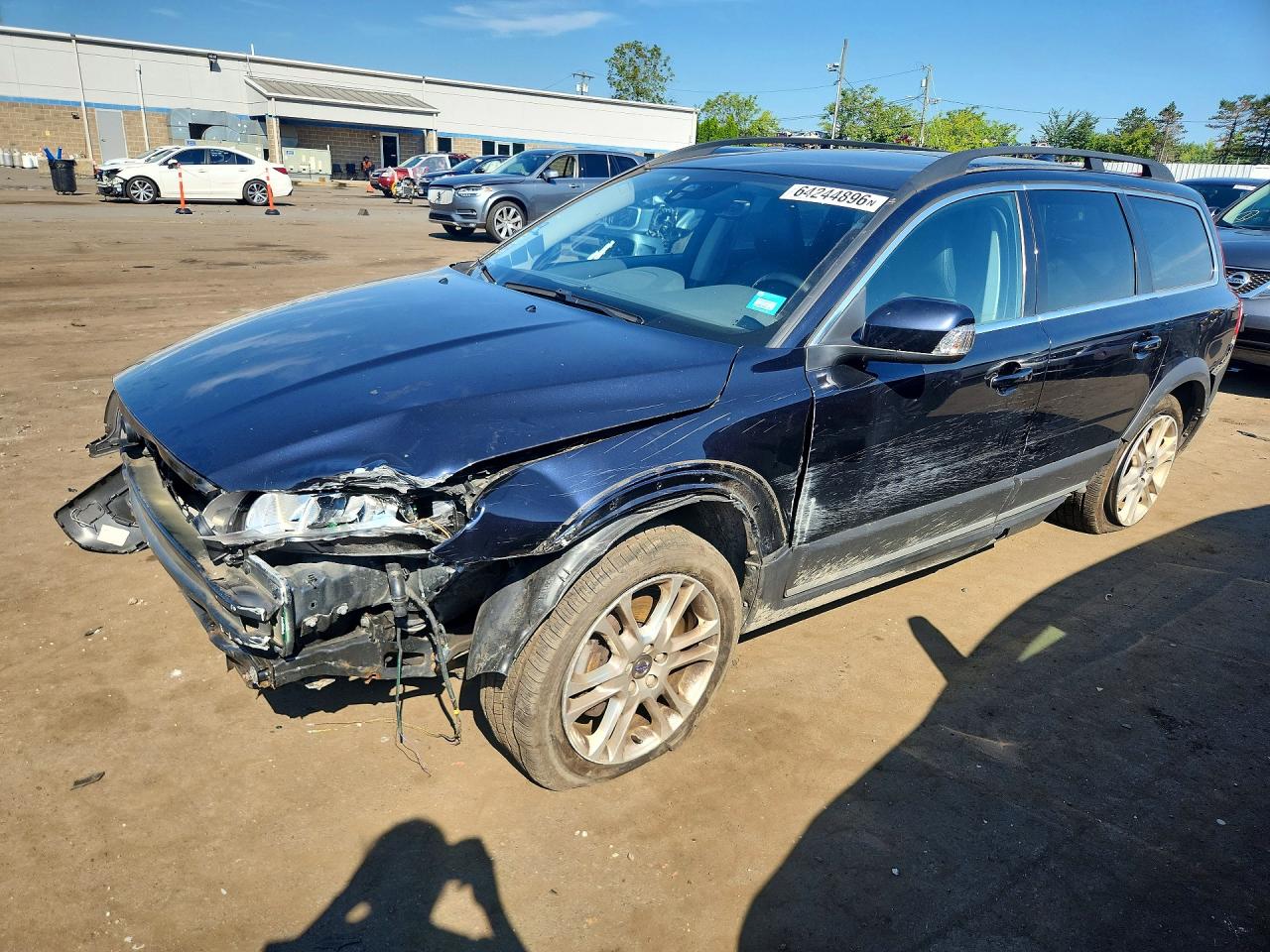 2016 Volvo XC70 T5 Premier, VIN YV4612NK0G1270778 — Front end