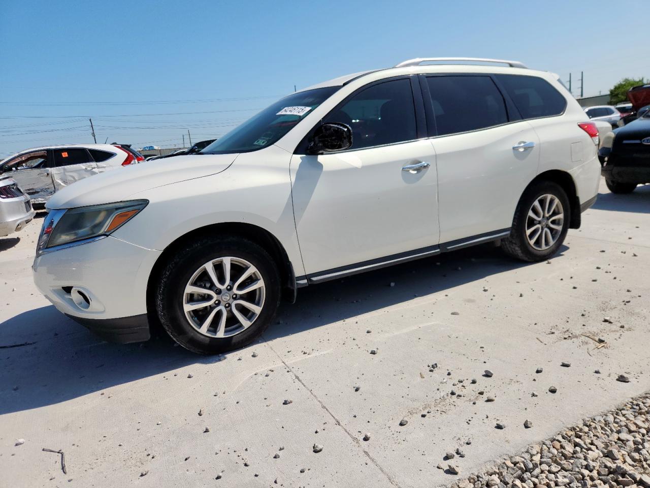 2014 Nissan Pathfinder S, VIN 5N1AR2MM8EC729447 — Фото с аукциона