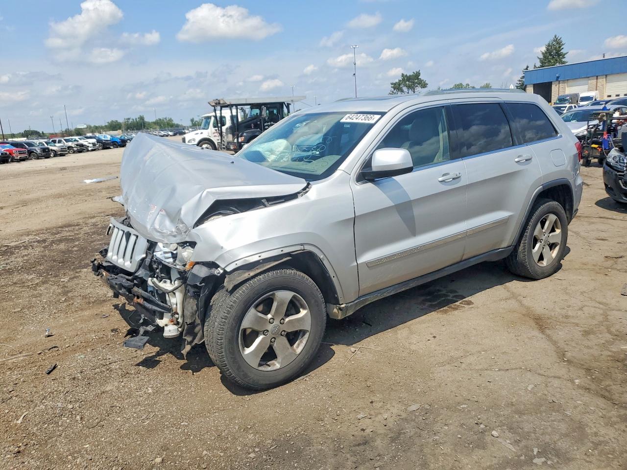 2012 Jeep Grand Cherokee Laredo, VIN 1C4RJFAG5CC202922 — Front end