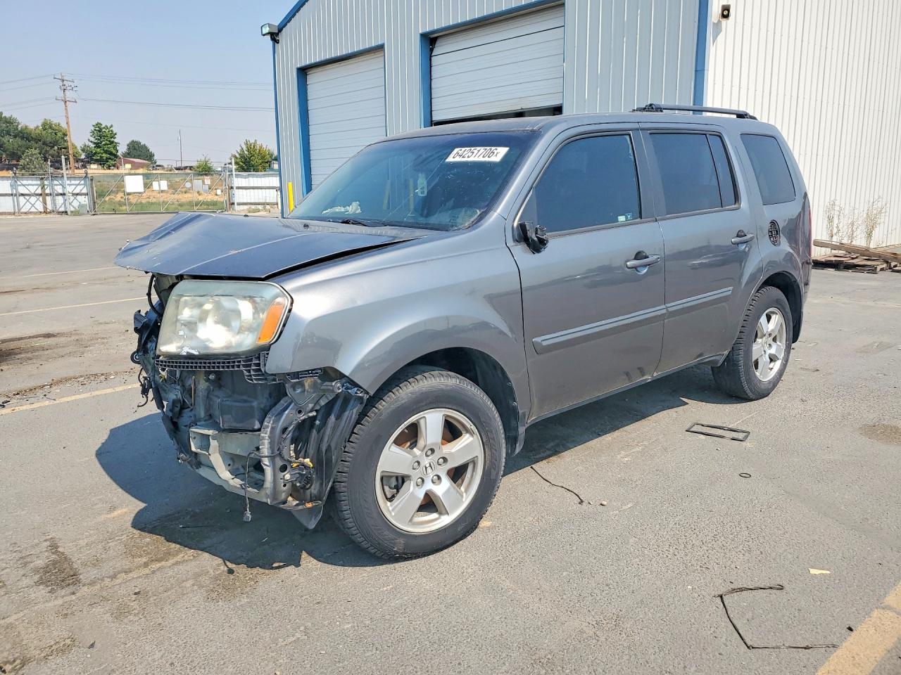 2011 Honda Pilot EX-L, VIN 5FNYF4H59BB063076 — Перед