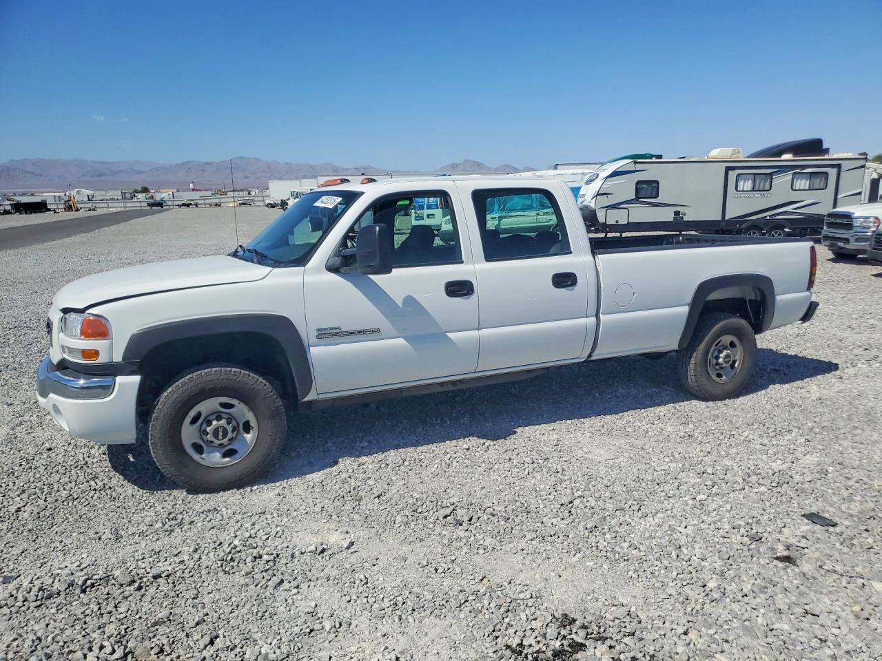 2006 GMC Sierra 2500HD SLE2, VIN 1GTHC23D36F201370 — Мелкие вмятины и царапины