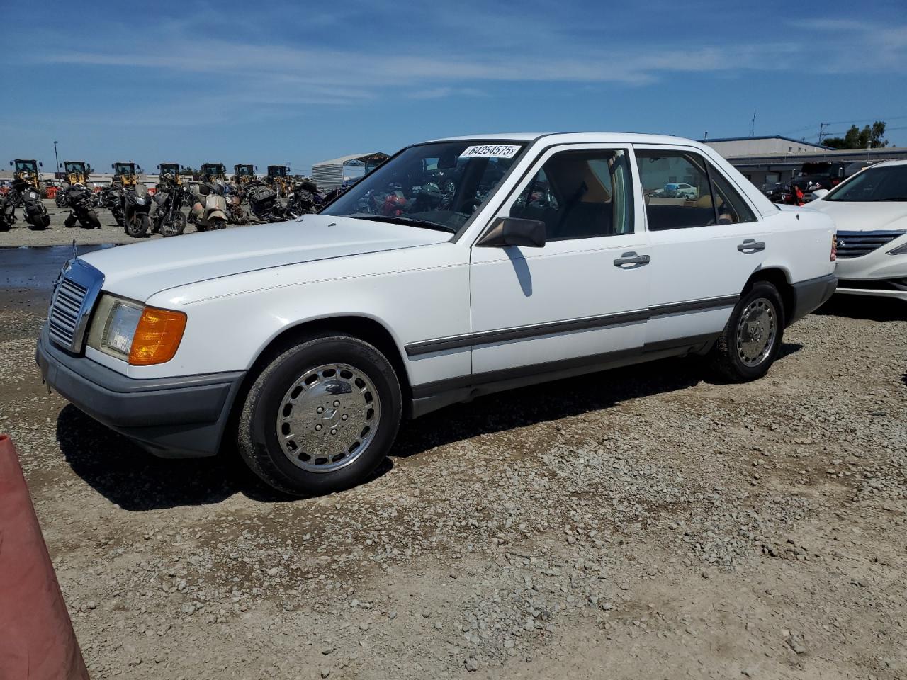 1987 Mercedes-Benz 260, VIN WDBEA26D0HA564311 — Minor dents and scratches