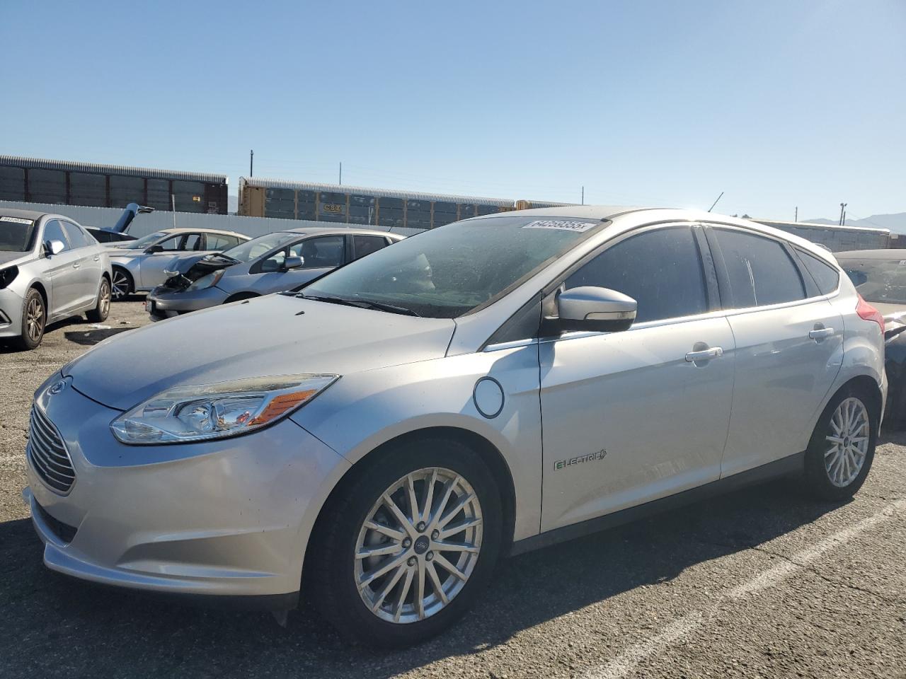 2015 Ford Focus Electric, VIN 1FADP3R42FL380198 — Minor dents and scratches