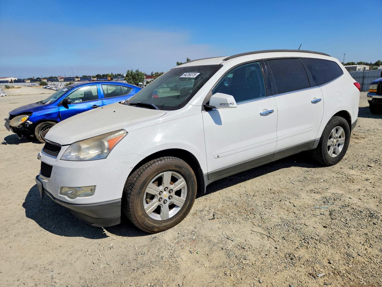 2010 Chevrolet Traverse 2LT, VIN 1GNLVGED7AS124668 — Front end