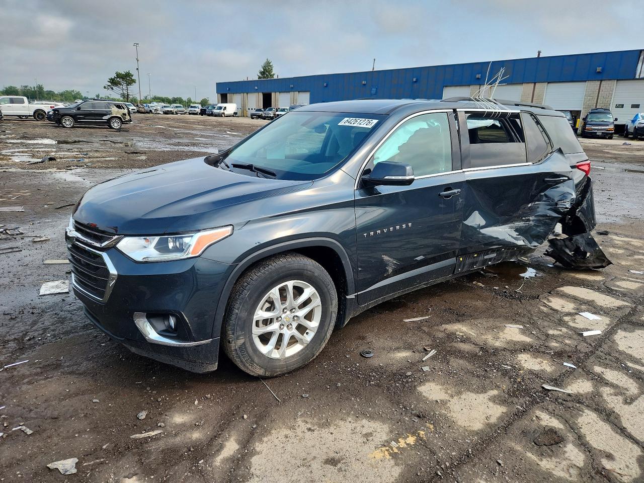 2019 Chevrolet Traverse LT, VIN 1GNEVHKW0KJ268025 — Side