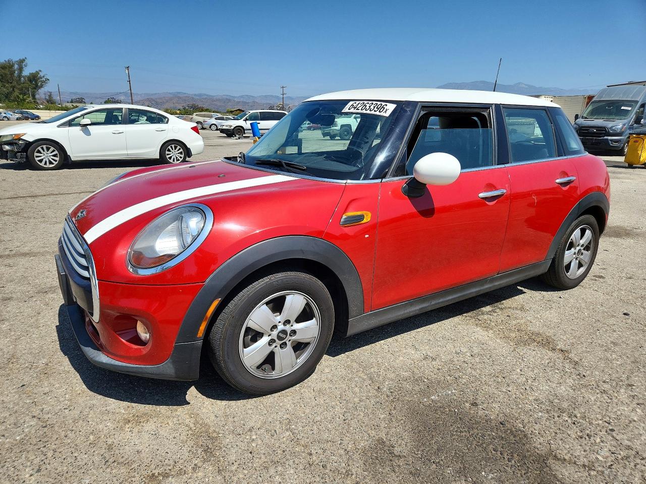 2015 MINI Hardtop 4 Door, VIN WMWXS5C56FT829172 — Мелкие вмятины и царапины