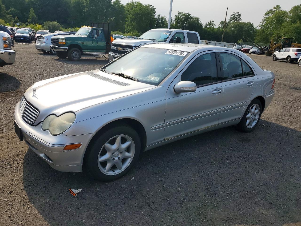 2001 Mercedes-Benz C 230/260/280/320, VIN WDBRF61J21F131458 — Мелкие вмятины и царапины