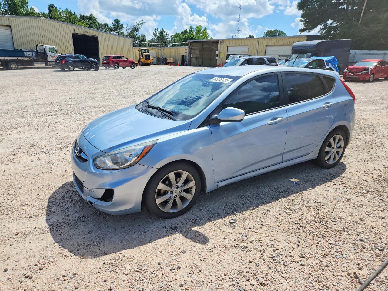 2012 Hyundai Accent SE, VIN KMHCU5AE1CU020582 — Minor dents and scratches