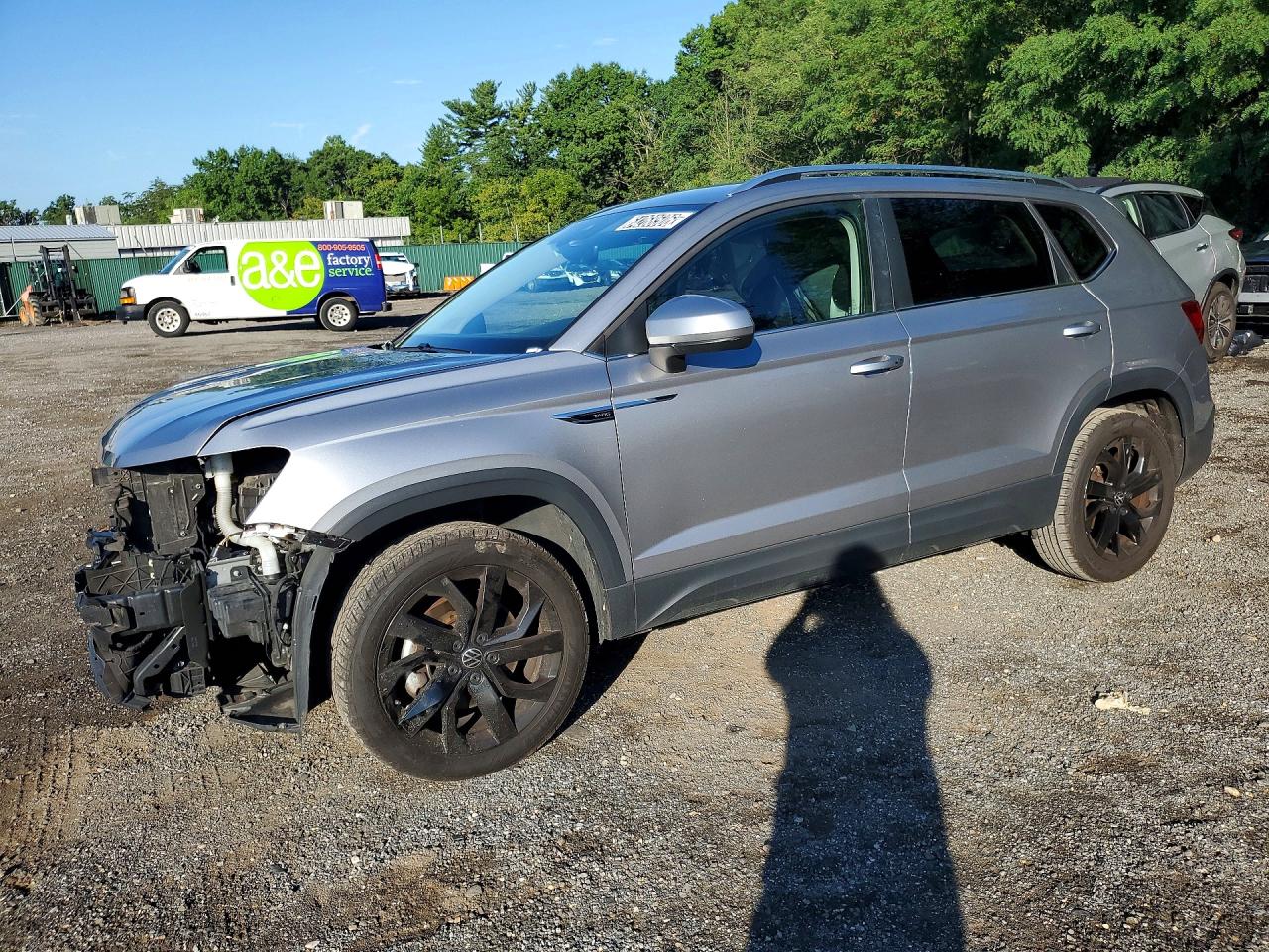 2023 Volkswagen Taos SE, VIN 3VVSX7B28PM308845 — Front end