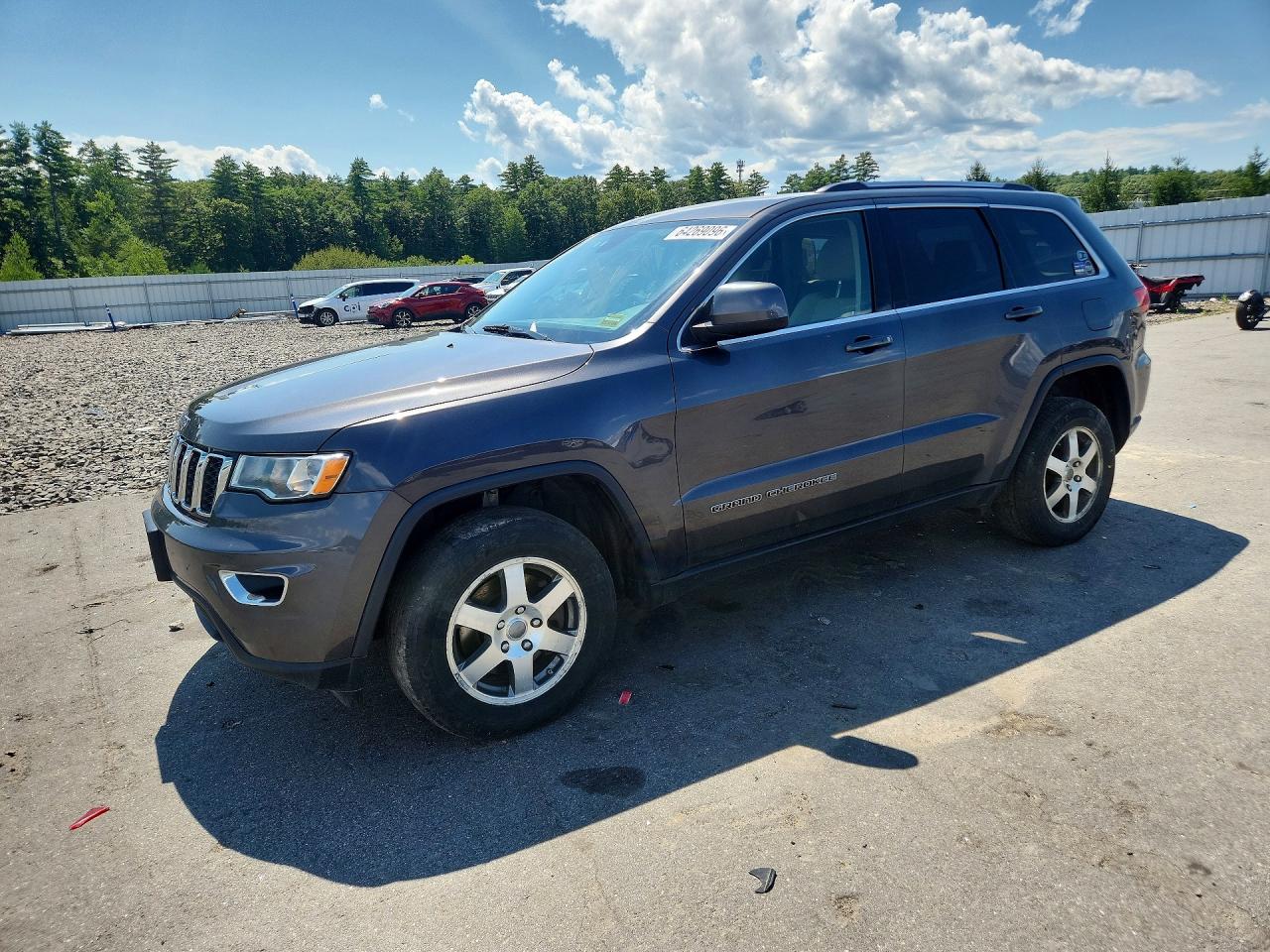 2017 Jeep Grand Cherokee Laredo, VIN 1C4RJFAG3HC962919 — Механическое