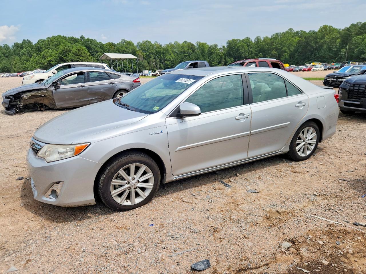 2014 Toyota Camry LE, VIN 4T1BD1FK3EU122908 — Minor dents and scratches