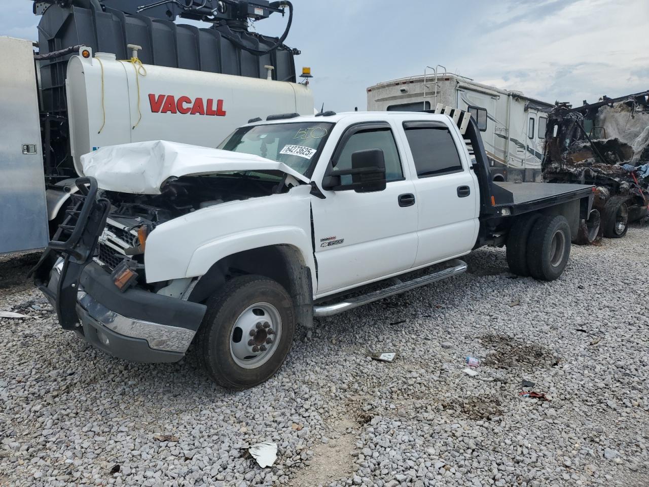 2005 Chevrolet Silverado 3500 LT, VIN 1GCJC33285F868651 — Перед