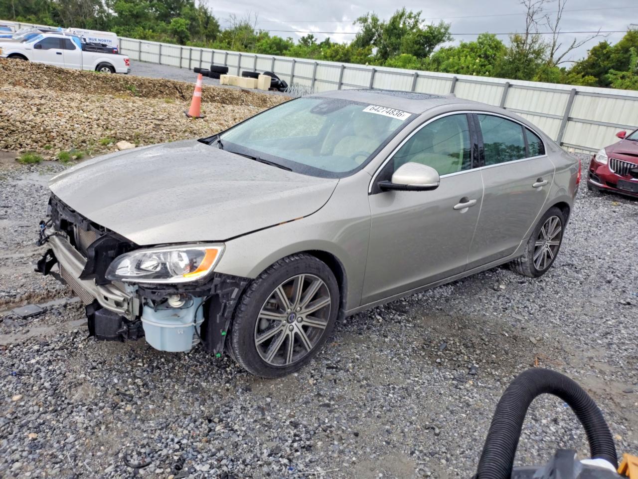 2016 Volvo S60 T5 Drive-E Premier, VIN LYV402FK9GB102397 — Front end