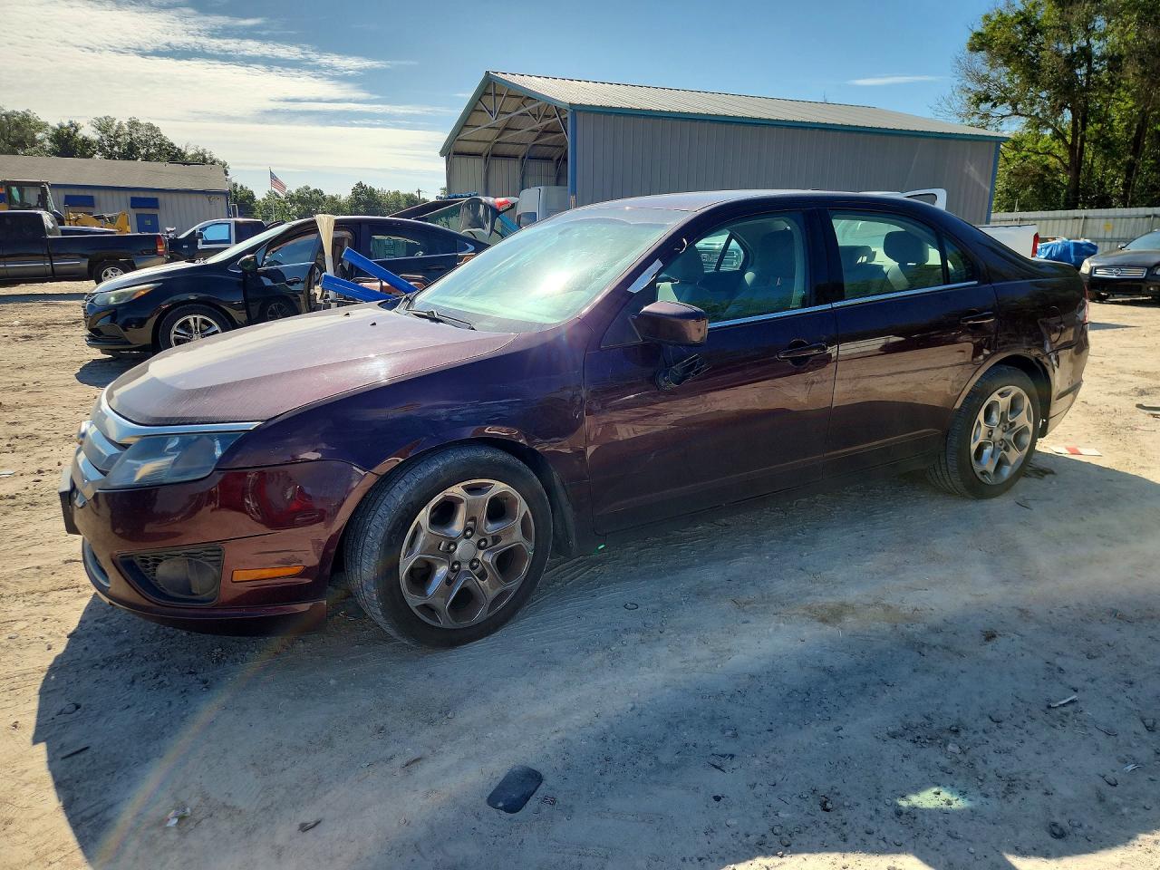 2011 Ford Fusion SE, VIN 3FAHP0HA3BR191269 — Front end