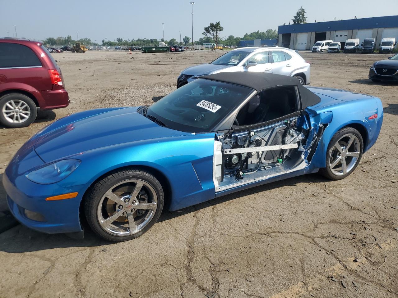 2010 Chevrolet Corvette 2LT, VIN 1G1YF3DW0A5106298 — Side