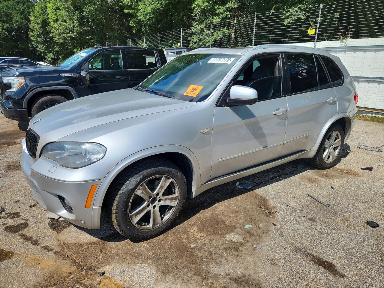 2013 BMW X5 xDrive35i, VIN 5UXZV4C51D0E11082 — Front end