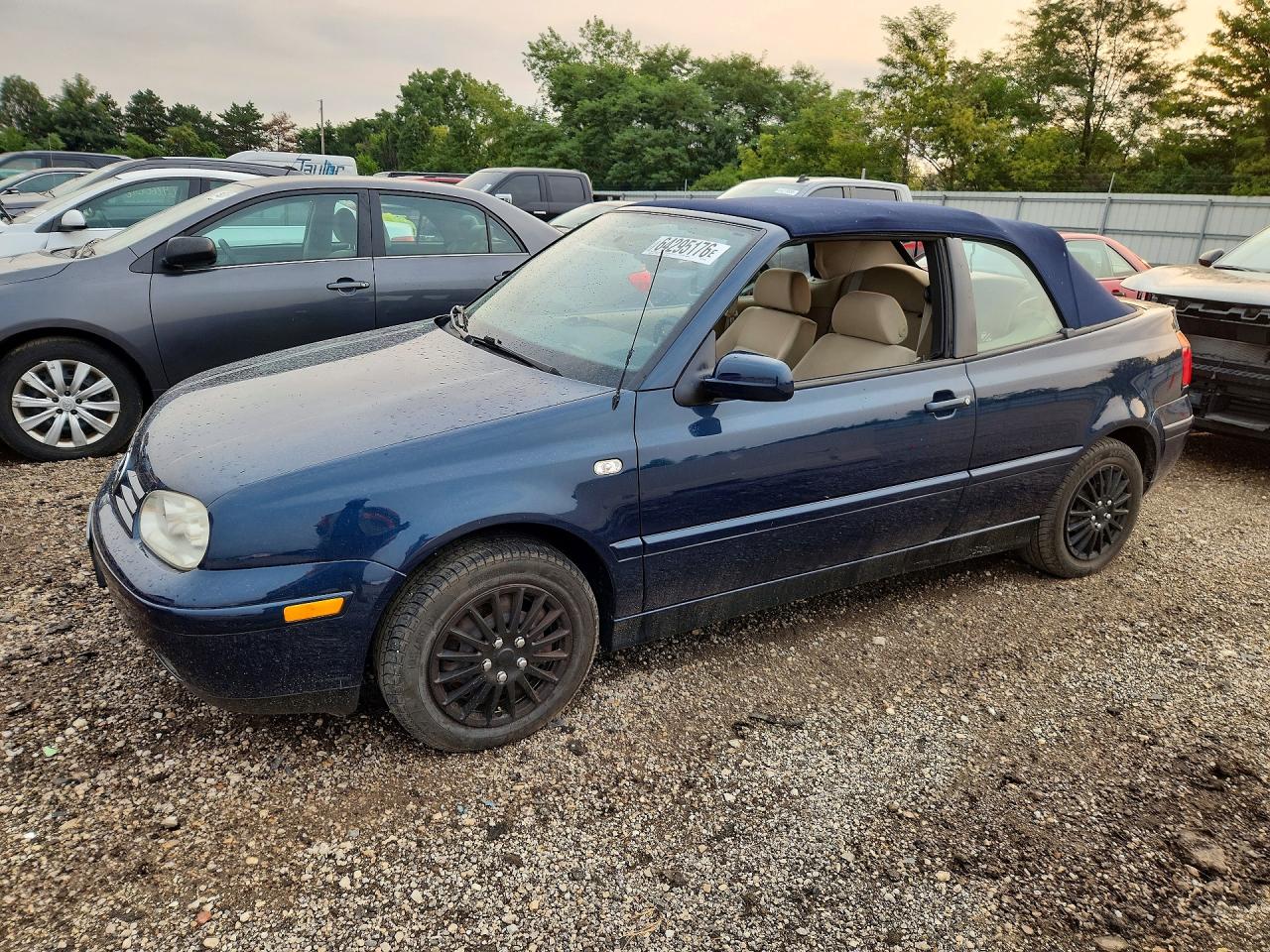 2001 Volkswagen Cabriolet GLS, VIN 3VWCC21V11M812946 — Minor dents and scratches